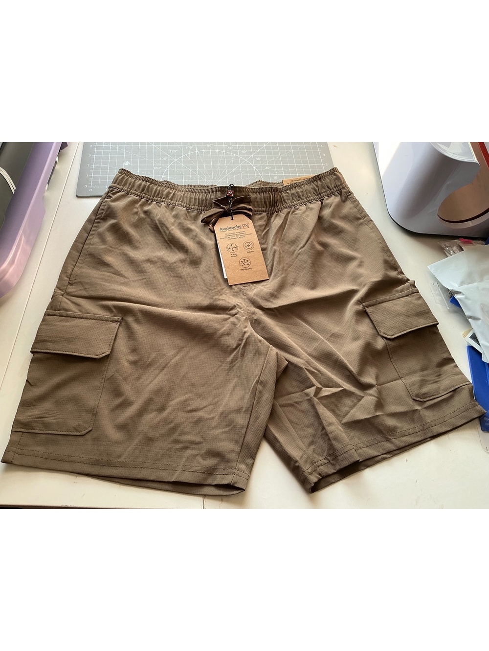 Avalanche Outdoor Supply Men's Cargo Shorts Medium Khaki